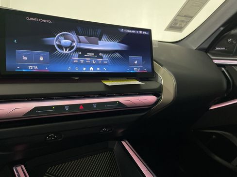 Used 2025 BMW X3 xDrive30i w/ Premium Package image 29