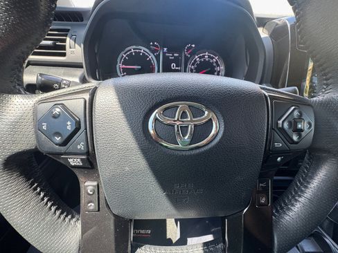Used 2021 Toyota 4Runner TRD Off-Road Premium AWD/4WD image 15