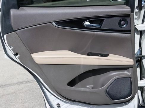 Used 2021 Lincoln Nautilus Reserve image 13