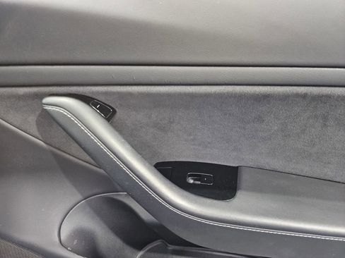 Used 2017 Tesla Model 3 RWD image 6