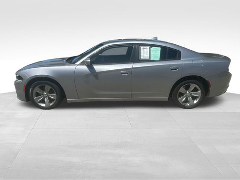 Used 2018 Dodge Charger SXT Plus RWD image 7