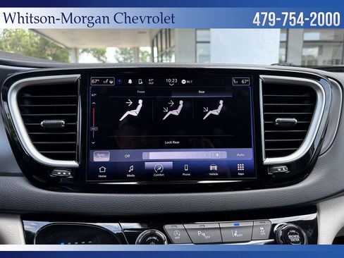 Used 2023 Chrysler Pacifica Touring-L FWD image 25