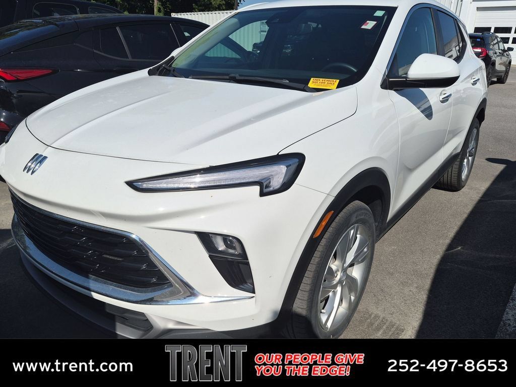 Used 2024 Buick Encore GX Preferred FWD image 1