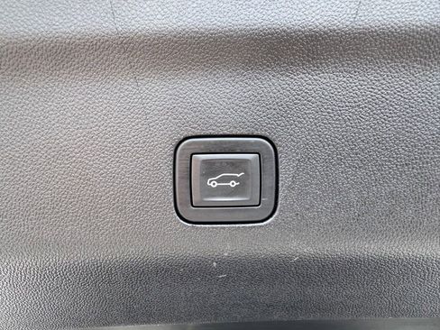 Certified 2025 GMC Yukon AT4 w/ AT4 Premium Package AWD/4WD image 44