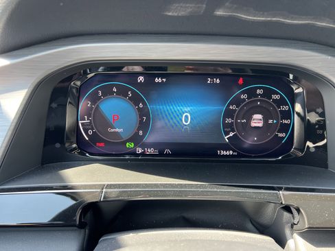 Certified 2025 Volkswagen Atlas Cross Sport SE w/ Panoramic Sunroof Package image 20