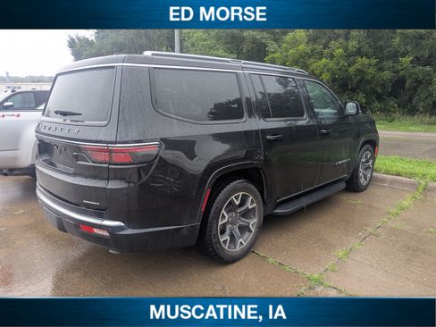 Used 2024 Jeep Wagoneer Series III AWD/4WD image 4