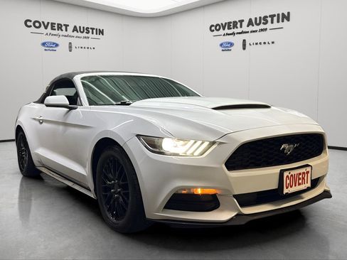 Used 2016 Ford Mustang Convertible image 7