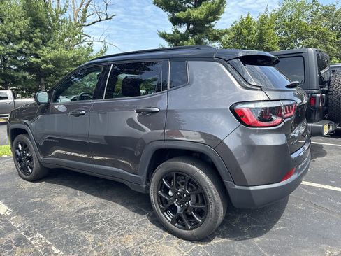 Certified 2022 Jeep Compass Altitude image 4