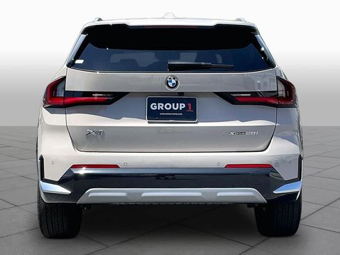 New 2026 BMW X1 xDrive28i w/ Convenience Package AWD/4WD image 4
