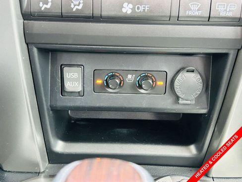 Used 2019 Toyota 4Runner Limited AWD/4WD image 6