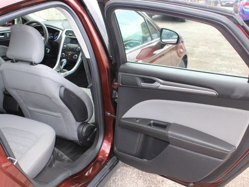 Used 2016 Ford Fusion S image 15