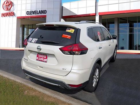 Used 2018 Nissan Rogue SV w/ Premium Package FWD image 7