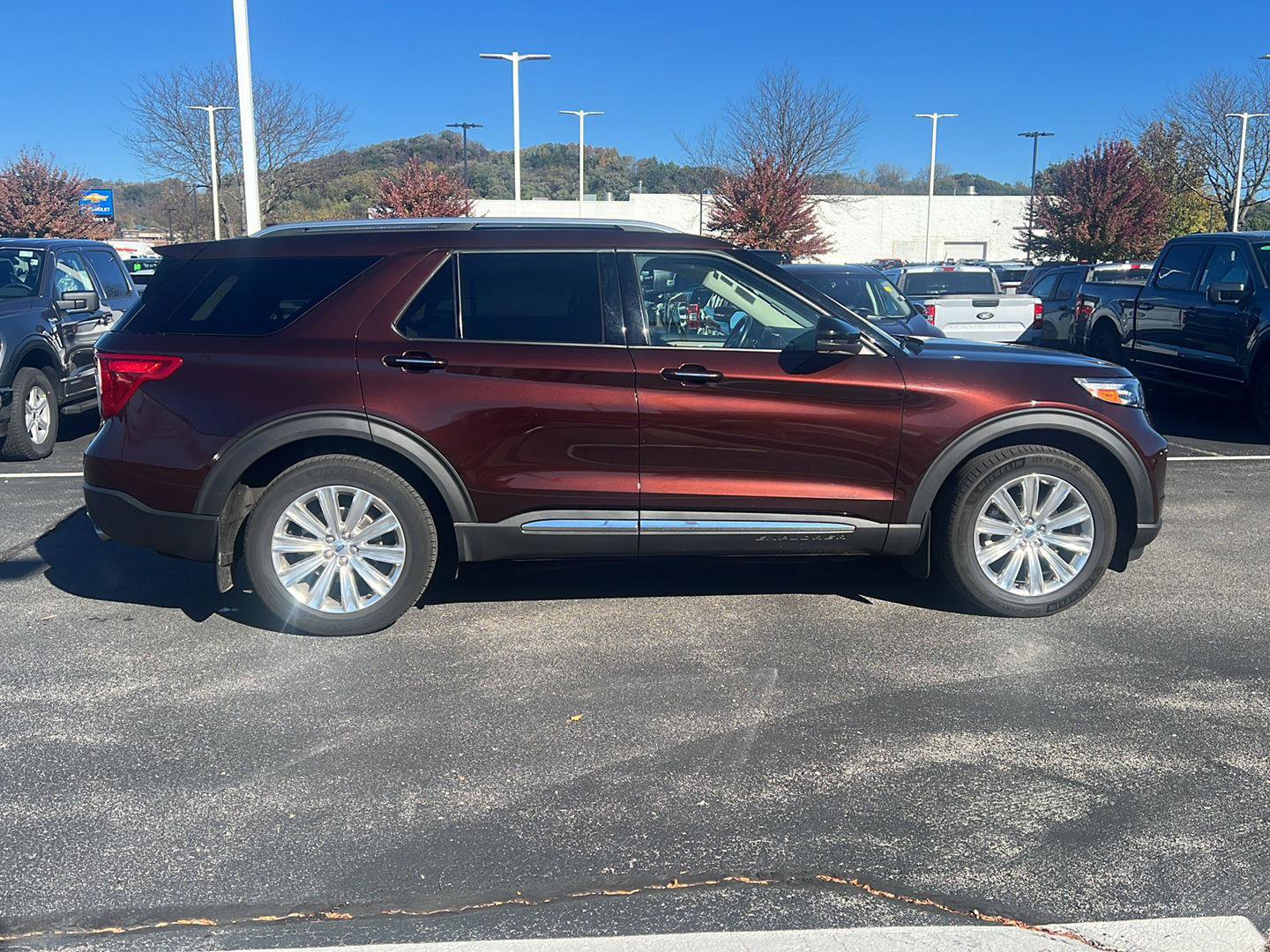 Used 2020 Ford Explorer Limited w/ Class III Trailer Tow Package AWD/4WD image 3