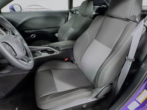 Used 2016 Dodge Challenger R/T w/ Driver Convenience Group image 20