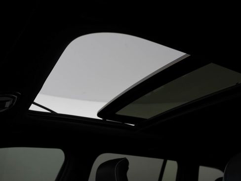 Used 2023 Jeep Grand Cherokee Summit image 9