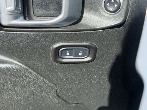Used 2020 Jeep Wrangler Unlimited Sport S AWD/4WD image 18