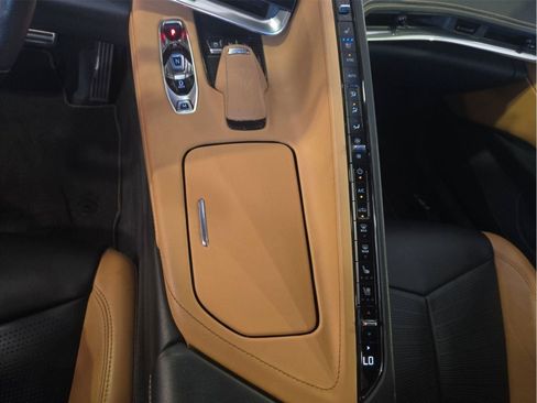 Used 2020 Chevrolet Corvette Stingray Preferred Cpe w/ 2LT Preferred Equipment Group RWD image 14