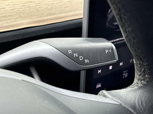 Used 2019 Tesla Model 3 Standard Range image 8