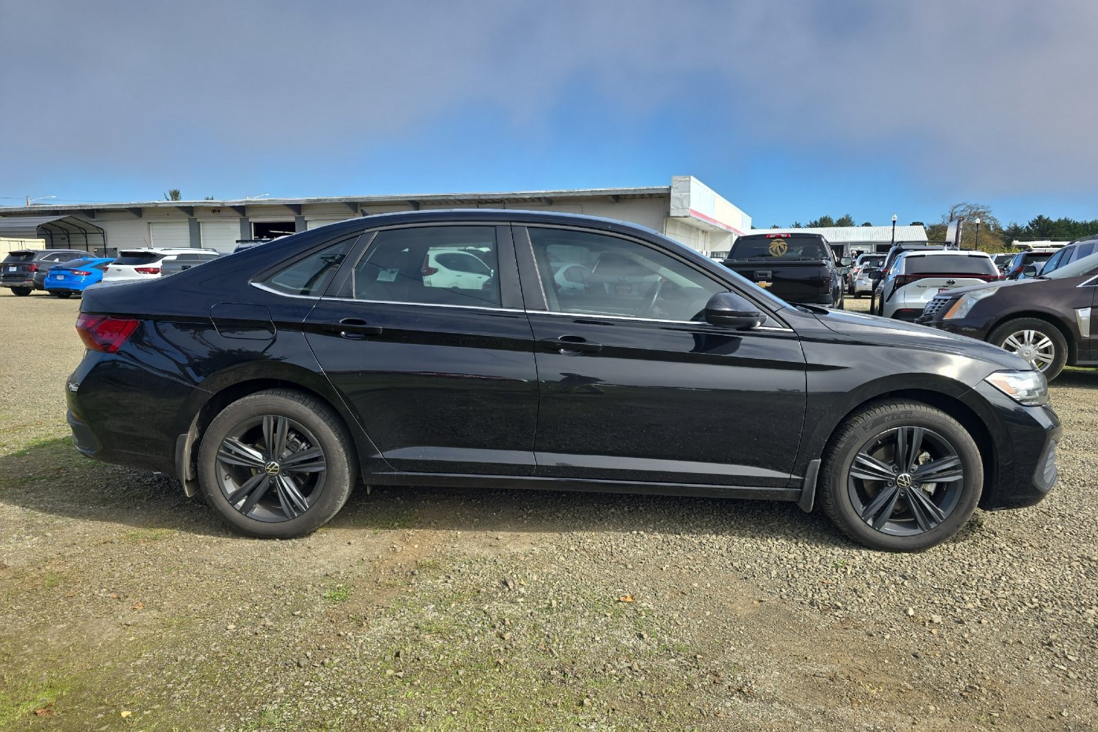 Used 2024 Volkswagen Jetta SE FWD image 4