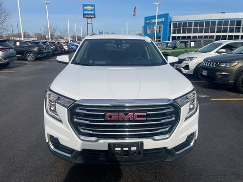 Certified 2024 GMC Terrain SLT image 6