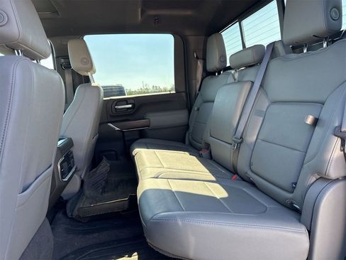 Used 2023 GMC Sierra 2500 SLT w/ SLT Premium Package image 8