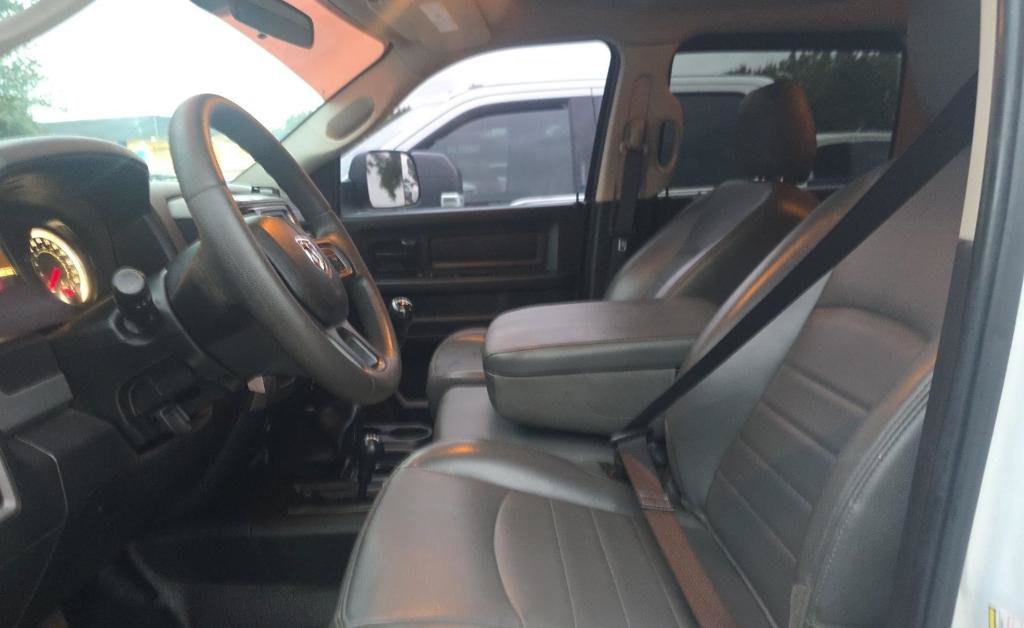 Used 2018 RAM 2500 Tradesman w/ Chrome Appearance Group AWD/4WD image 11