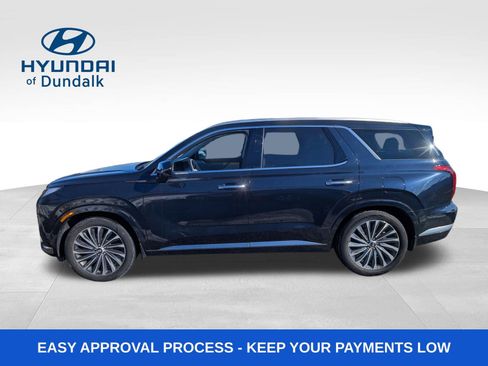 Used 2023 Hyundai Palisade Calligraphy image 2