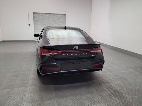 Used 2025 Hyundai Elantra Limited FWD image 6