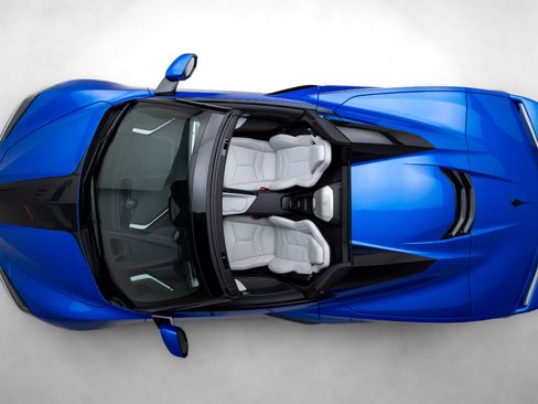 Used 2024 Chevrolet Corvette Stingray Preferred Conv w/ Z51 Performance Package RWD image 17