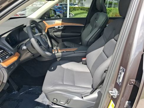Used 2023 Volvo XC90 B6 Plus AWD/4WD image 14