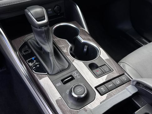 Used 2022 Toyota Highlander Platinum image 19