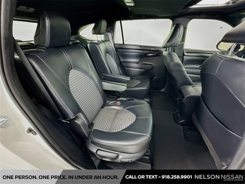 Used 2021 Toyota Highlander XSE image 28