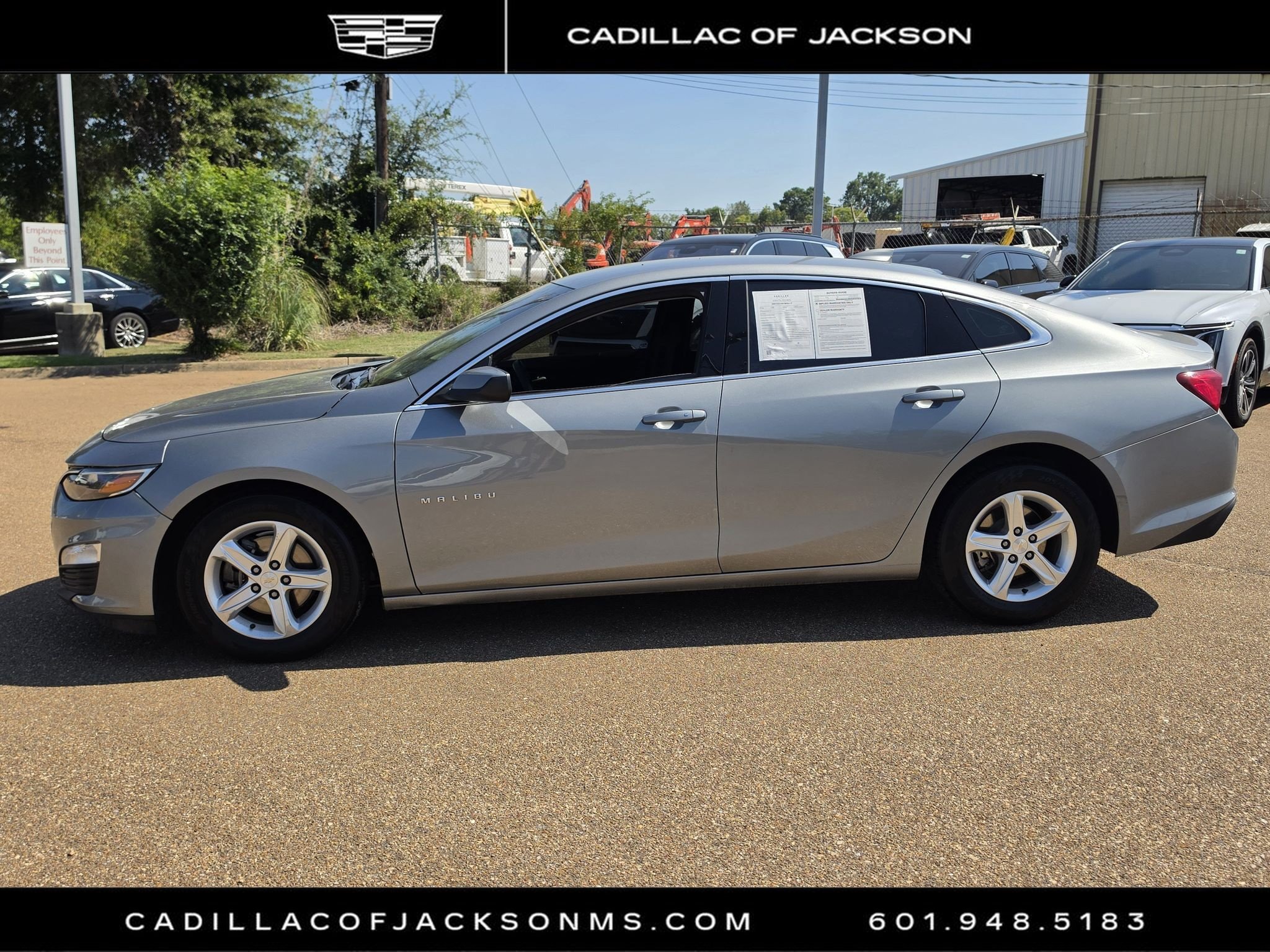 Used 2024 Chevrolet Malibu LT FWD image 2