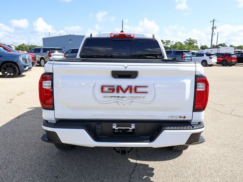 Used 2023 GMC Canyon AT4 w/ LPO, Skid Plate Package AWD/4WD image 4