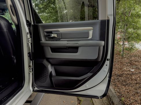 Used 2019 RAM 1500 Big Horn AWD/4WD image 34