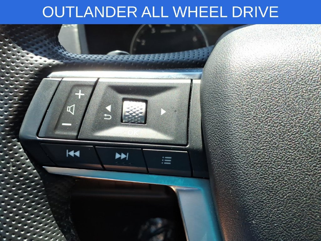 Used 2024 Mitsubishi Outlander SE AWD/4WD image 24