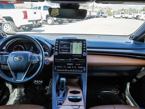 Used 2021 Toyota Avalon XSE image 13