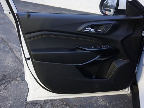 New 2026 Chevrolet Trax LT w/ Sunroof Package image 22