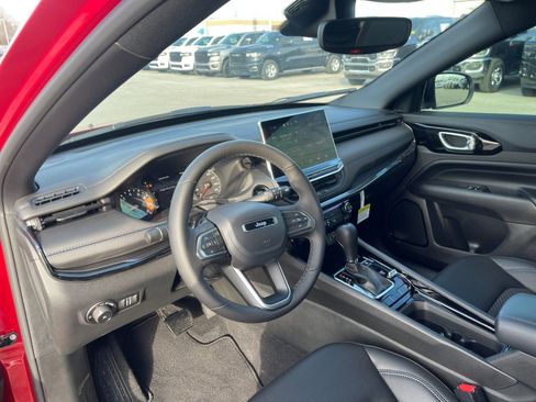New 2026 Jeep Compass Latitude image 10