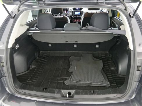 Used 2021 Subaru Crosstrek 2.0i Premium image 3