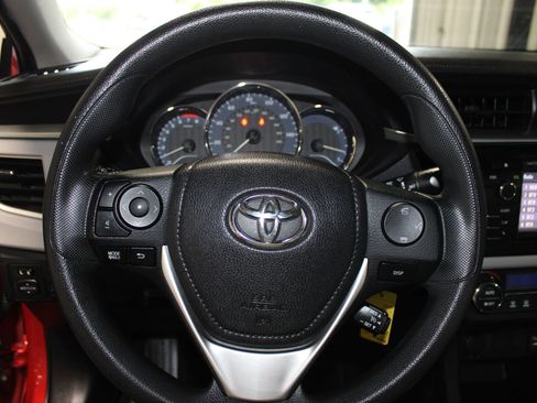 Used 2015 Toyota Corolla LE FWD image 10