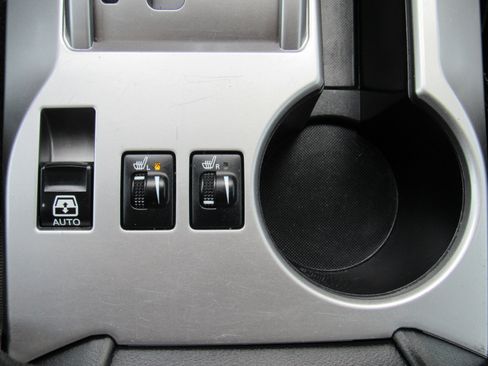 Used 2018 Toyota 4Runner SR5 Premium image 30