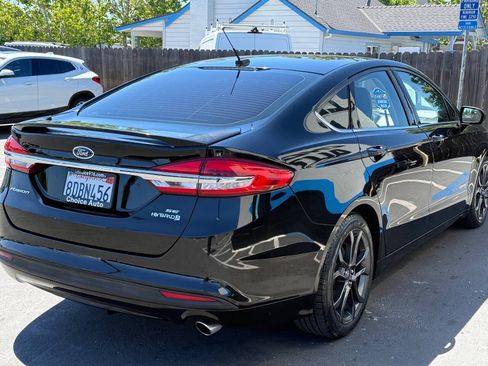 Used 2018 Ford Fusion SE w/ Equipment Group 601A FWD image 6