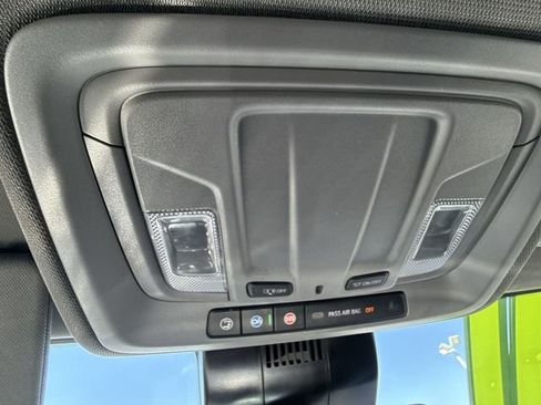 Used 2025 GMC Sierra 1500 SLT w/ SLT Premium Package image 39