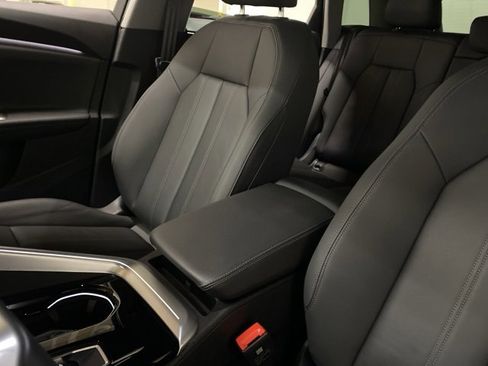 Used 2025 Audi Q5 Premium w/ Convenience Package image 61