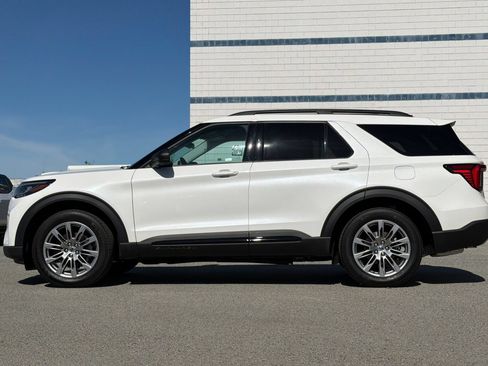 Used 2026 Ford Explorer Active w/ Active Comfort Package AWD/4WD image 7