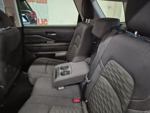 Used 2022 Nissan Pathfinder S FWD image 14