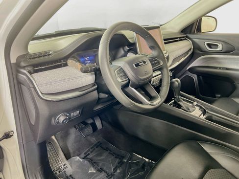 Used 2022 Jeep Compass Latitude AWD/4WD image 9