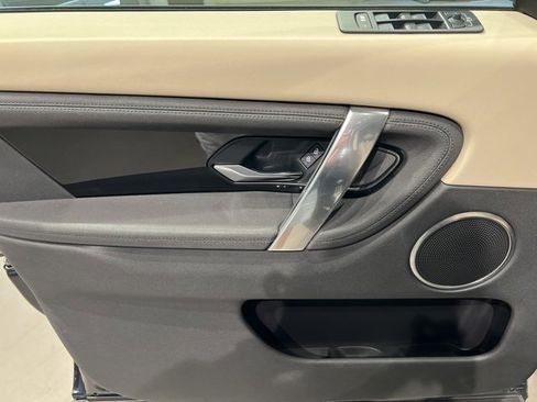 Used 2023 Land Rover Discovery Sport S image 15