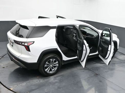 Used 2025 Chevrolet Equinox LT image 64